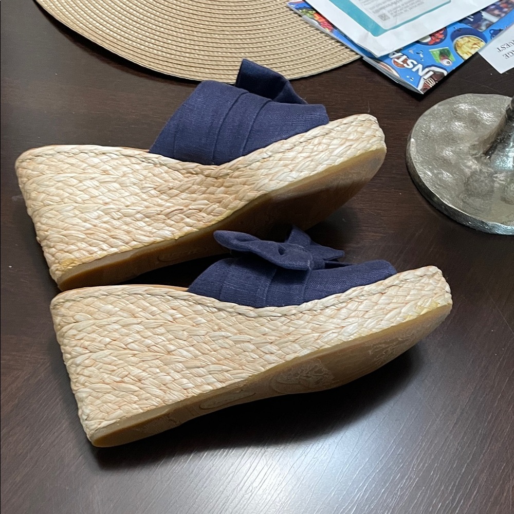 Born Women's Navy and Tan wedge sandals with Bow - Picture 9 of 11